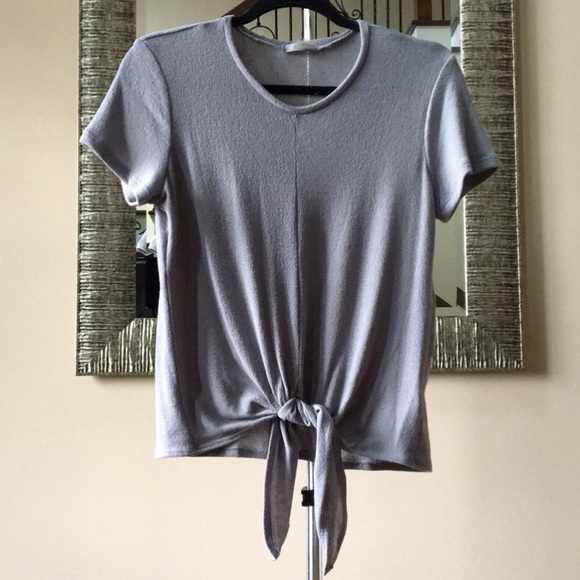 ✨NEW✨Last✨Front Tie Top - Picture 2 of 5